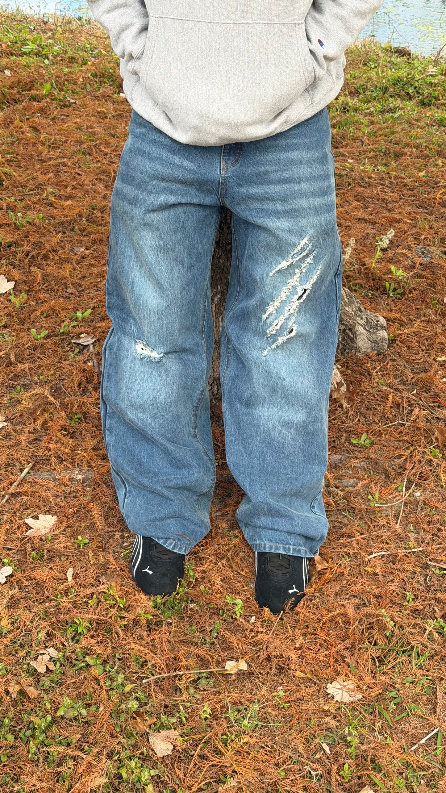 Ultra Baggy Clawed Light Wash