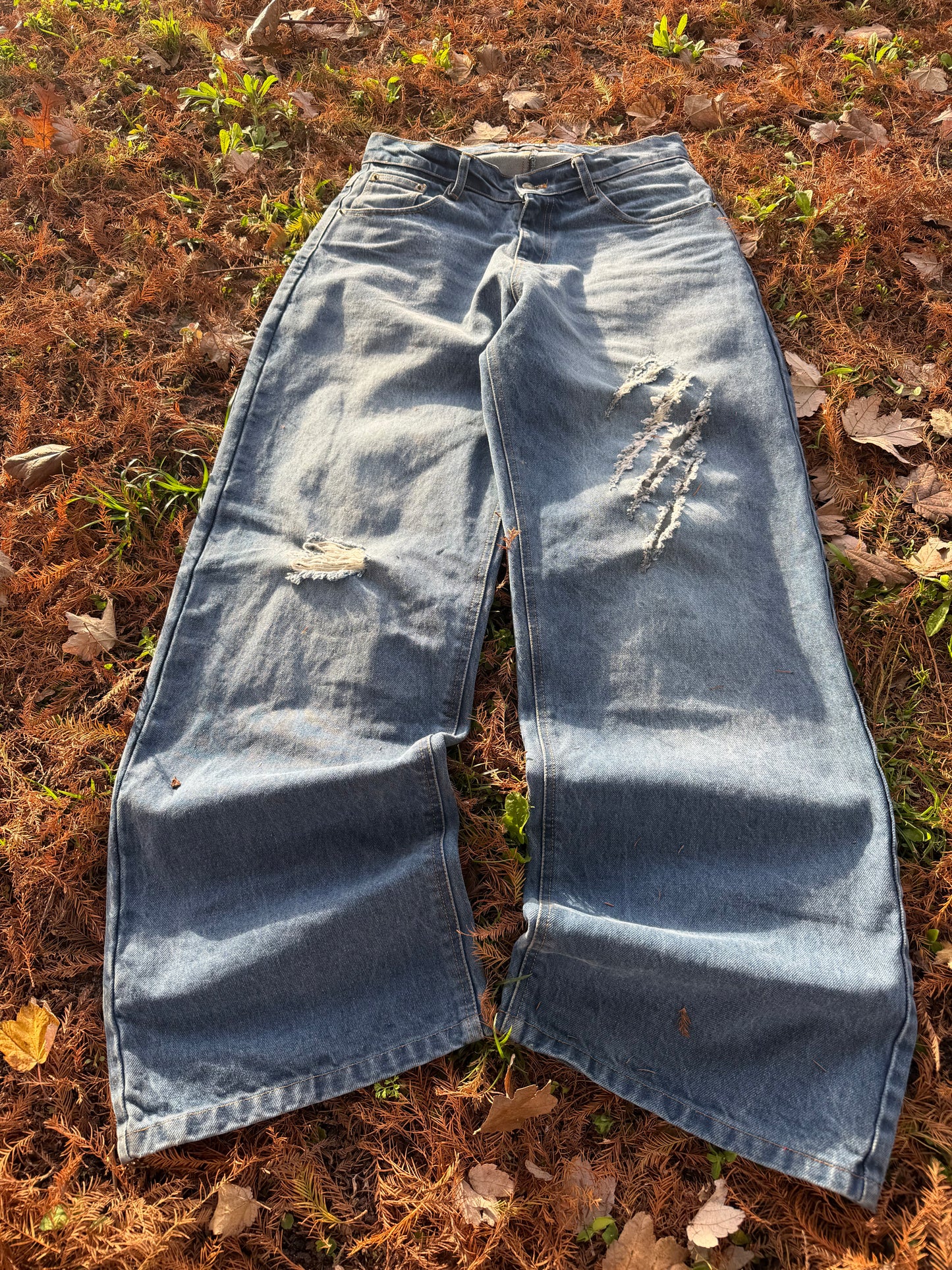 Ultra Baggy Clawed Light Wash